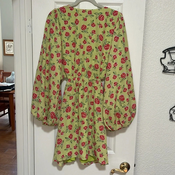 NWT SHOW ME YOUR MUMU LIME GREEN FLORAL CUTOUT MINI DRESS - Picture 4 of 4